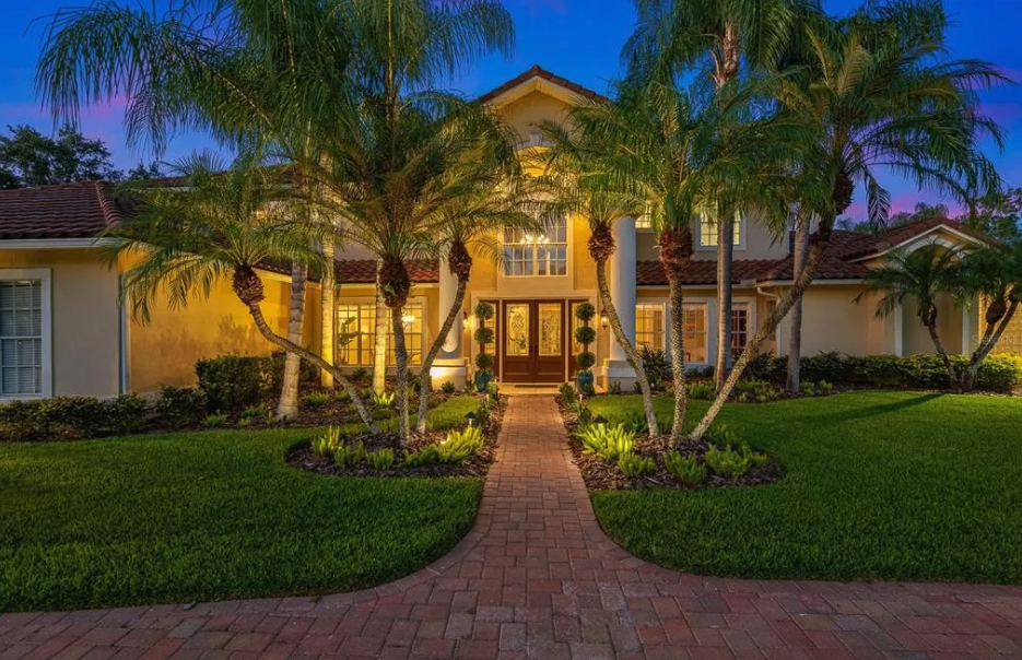 Mansion Monday: Beautiful Traditional Estate with Contemporary Design